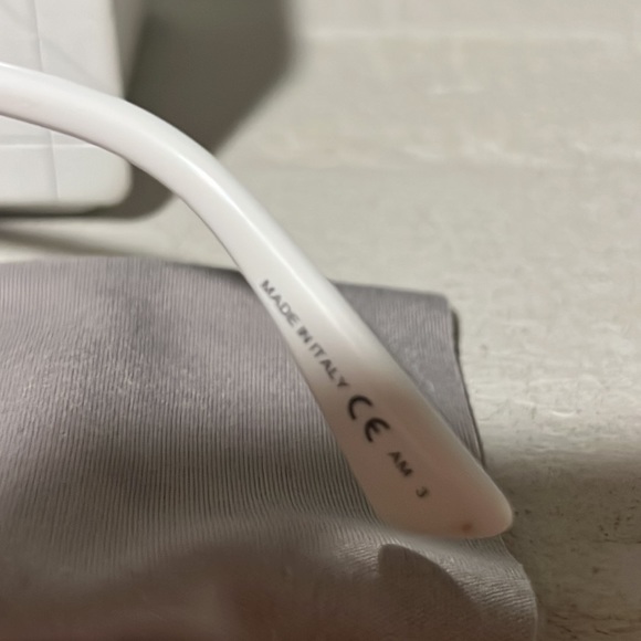 Dior Aviator style sunnies! Authentic with original packaging - Picture 6 of 8